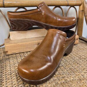 Klogs Women's Brown Surrey Slip On Clogs Shoes Size 9